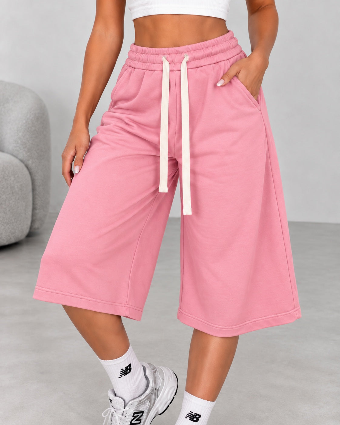 Bermuda Robyn rosa, modello ampio con vita elasticizzata e coulisse